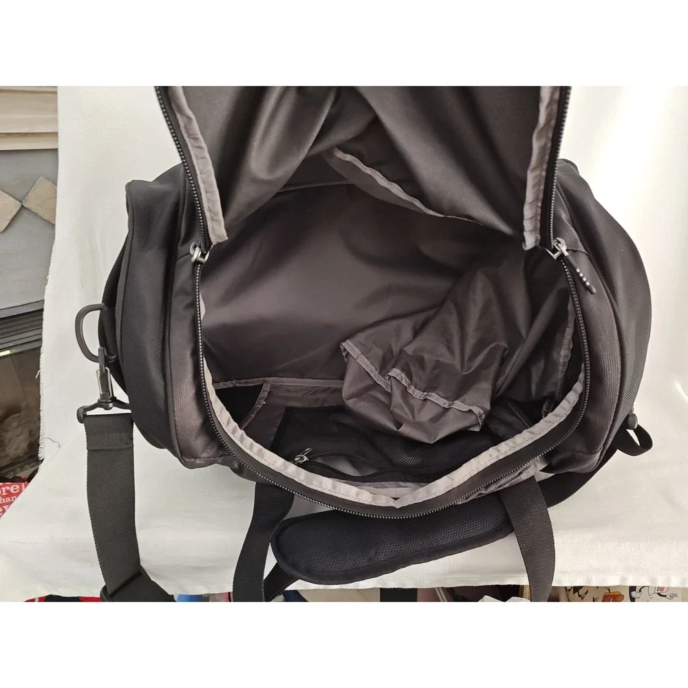 Nike Duffel Bag Black TC0241-010 Embroidered‎ Logo Travel shoe Garage with strap